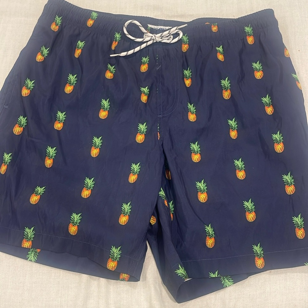 716 maamgic Mens Swim Trunks 9" with Mesh Lining Quick Dry Pineapples Sz XL  NWT